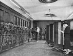 1946 ENIAC mõeldud USA sõjaväe suurtükiväe lasketabelite arvutamiseks, kuid hiljem rakendati seda ka kosmilise ja tuumakiirguse uuringutes
